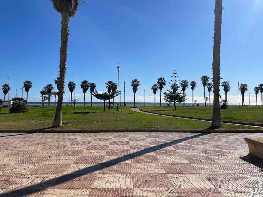 Апартаменты Moderna Y Alegre Vivienda Junto Al Mar . Рокетас-де-Мар Экстерьер фото